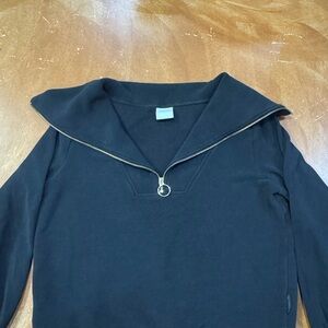 Barley Black Zippered Sweater with Ring Pull